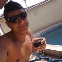 o menino que te encαntα, 
- o gαroto que te fαscinα,
- o homem que te enlouquece.
Øяiginals ® -
 Rєcuse Iмiταçõєs™
 █║▌│║▌║▌│█│▌║│█║█║│▌║│█║