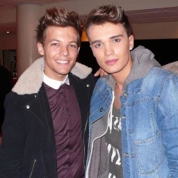 Fangirling over @UnionJworld since October 2012, wbu?