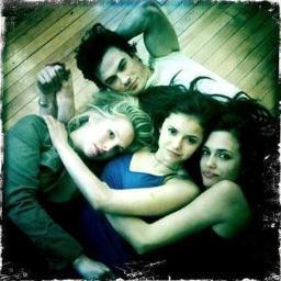 i am from argentina and i am obsses w/vampire diaries #teamdelena