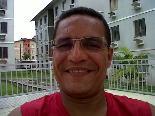 Filho de São Domingos do Capim, Eng. Agronomo, Filiado do PT - Ja foi Vereador e Prefeito.