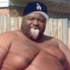fat_manproblems's profile picture. 