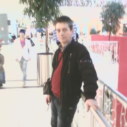 yalnız yaşayan biriyim