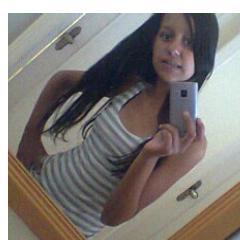 larissa0032's profile picture. Deixa o livro dii lado!!!larissa uma menina sorridente,feliz amooo muuito guianazes zona leete