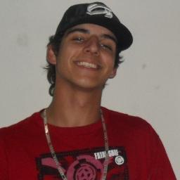 Nada me faltará & sempre me guardar. por onde eu andar, não me deixai cair. E se o dia for triste, faça ele sorrir & se o tempo fechou , faça nascer o sol. ♪