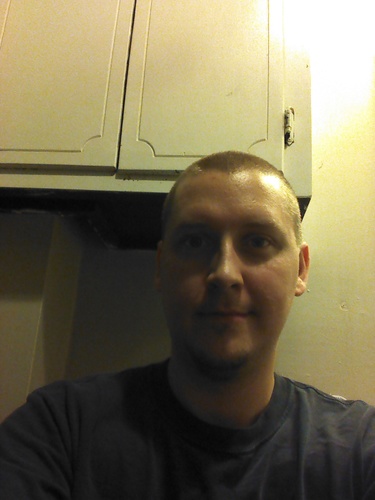 A Guy who loves to make Unreal Maps and Mesh's, textures not so much...