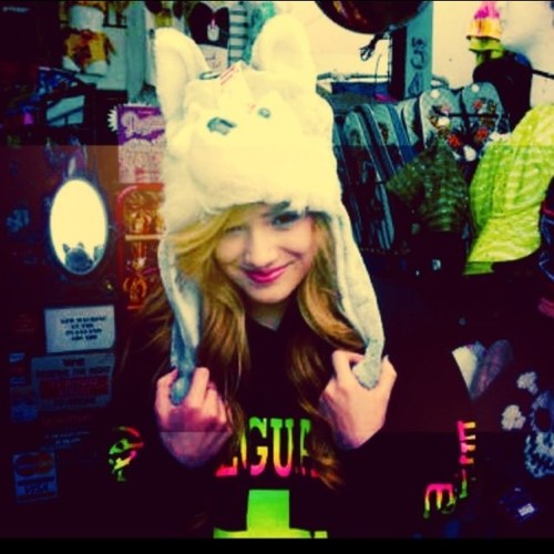 Heyo! Im Olivia or Chachi. I may come off as crazy but I'm actually nice. #TEFamily Ohp I'm a vampire, just saying.
