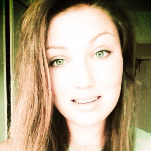 Please dont judge me. And i wont judge you. Because it can get ugly. Before it gets beautiful.
@frosting_face = insagram