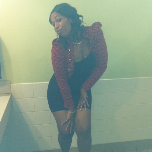 shes_juicey's profile picture. How bout u bio dez nuts!!