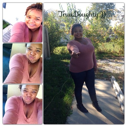 Holding It Down For Uss::) Making This Money
#Truu.10.12.12