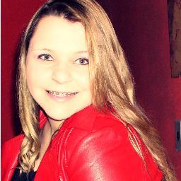 ... Não tenho culpa se o meu sorriso é verdadeiro, espontâneo e acontece por motivos bobos, mas especiais para mim.