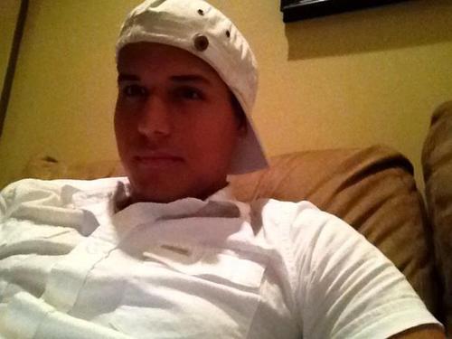 elliotcruz21's profile picture. we are here for be happy