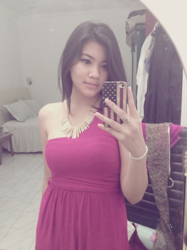 Call me Gea, I'm simple, late, sleeping beauty and I'm pieces of @RRcloth go follow your local brand