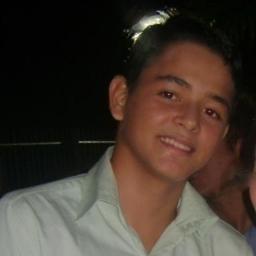 sonho: ser jogador de futebol, pagode&forró ,Ousado&alegre, ariano, 16 anos!