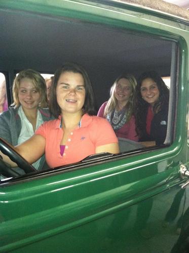 SheeilaTeequila's profile picture. Insert bio here. #fordtruckslut #teamonewheelpeel