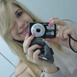 Nunca é tarde demais para ser o que você poderia ter sido. 
*-*