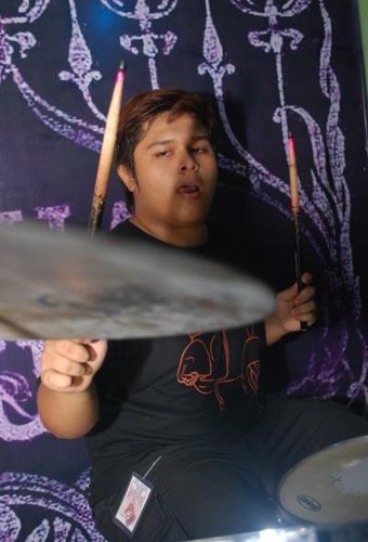 19\05\92,@naimaaron @potretband follow me! I will follow u back!!