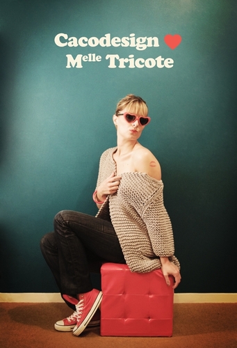 Bonjour à tous,passionnee par la maille et la mode Melle tricote pour vous:)
