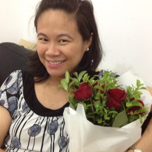 RoxiBornilla's profile picture. Love is a verb.