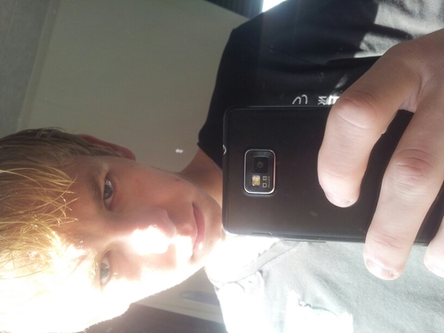 Jongen - 15 - Liever moe dan lui - WhatsApp - MSN - Samsung - Ben je aardig dan ben ik ook aardig - MBO #Amersfoort