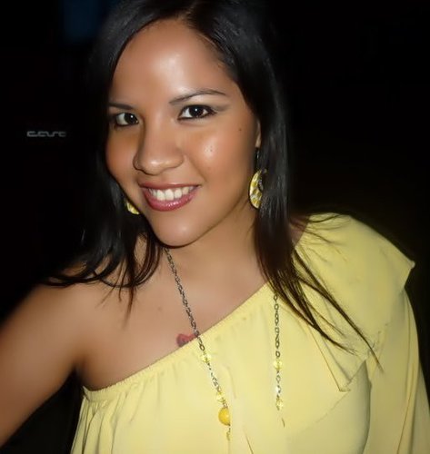 Mamá de una hermosa niña, Profesora de Matemática, Licenciada en Educación y estudiante de Derecho. Olimpista de corazón.