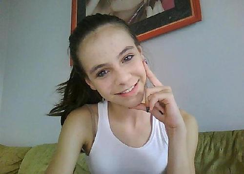 AMoOoO One Direction love love 3  amo praia,sol,sair com meus amigos e claro escutar one direction!!