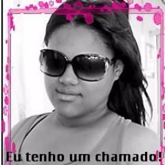 Não sou nada. Nunca serei nada. Não posso querer ser nada. À parte disso, tenho em mim todos os sonhos do mundo...