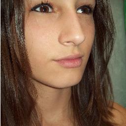 uma pessoa que naoo se importa com que os outros falam ...mais sim com o que eu acho !!!   =)   #Sonserina