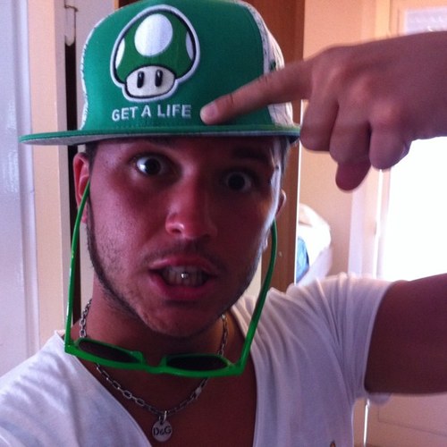 guruVISE_EfinLi's profile picture. 💚Vegan, Libero pensatore. Apartitico. Solo per le cose giuste ed intelligentemente divertenti.😁💚