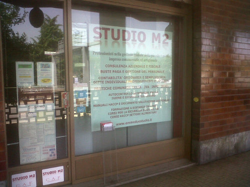 Professionisti nella gestione della piccola media impresa commerciale, artigianale,somministrazione alimenti e bevande.