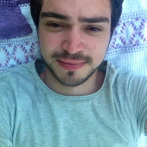 Putz.... Nem eu me entendo. Como posso me descrever??!!