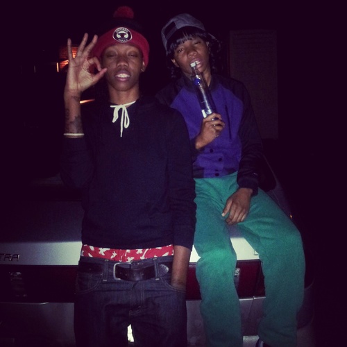 fcck ah bitch , caant get sht from me..  follow my main page @JuSupaSoakPussy & @____ChillOnMe is my baby ♥ , follow Her.