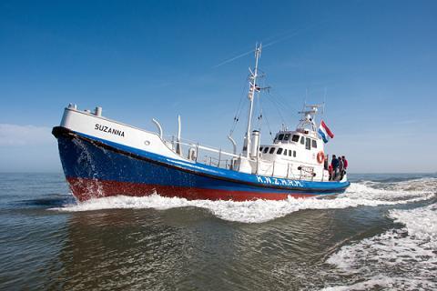 Reddingboot,asverstrooiing,uitvaartverzorging,rondvaart,lauwersoog,knrm,suzanna,Louwes,