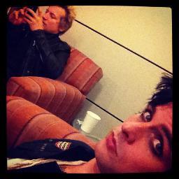 Hi,i'm an a Italian fan of the Green Day,
So follow me if you like them !!
http://t.co/5jy7SjQF

I count on you!

Bye ♥