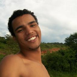 Apesar de todas dificuldades da vida,meu chão eu fiz mola,posso
 cair todos os dias e o resultado da minha queda é o impulso