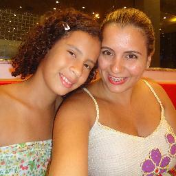 KellyThereza's profile picture. 