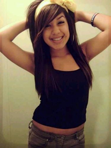 Hello im Valeria ,Freshman follow me on Instagram @little_valeria Ill follow you back