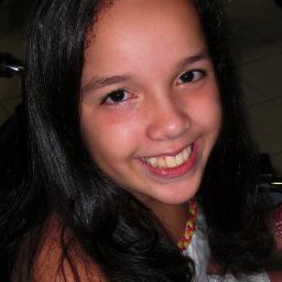 15,canceriana muito fá do @NathanTheWanted nao vivo sem escutar musica e isso.