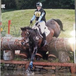 Amateur eventer competing @ 2* level aiming for 3* this yr. Full time vet practice manager. Sponsored by @DaveC_photo @advrolldrs @SupSolutions @EquusEngland