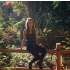 hi, i'm lauren. i'm 14 and i live in Canada. i'm part of the #CanadianCult. @arianavogue123 @Michael_Czuba ♥ :* my idol, she's stunning. #Arianator. kbye :)