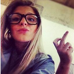pra voce ela é apenas uma pessoa , mais pra min ela é terra / ar / chão ! @beatrizhudson  ♡ seguido e oficialiizado pela minha princesa day - [ 03/08/12 ]
