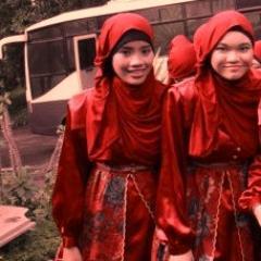 18. Moslem. Padjadjaran University. Living weird and happy as a Maba :))