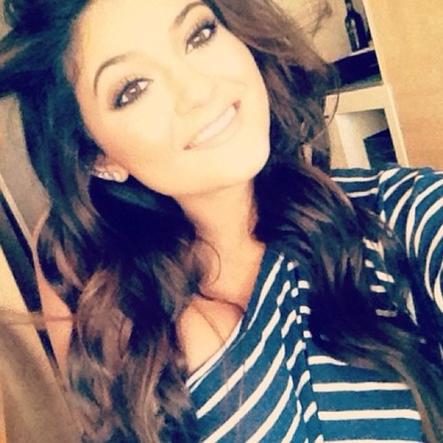 BethVintrana's profile picture. Swag, you're it. @LoVintrana's little sister. || HPRP Single RP