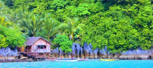 LINGATING BEACH RESORT
CARAMOAN, It is indeed Bicol’s best kept secret before it was made famous by the reality show “Survivor”.