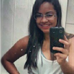 Morena, potiguar, arretada, estudante, bolsista, pesquisadora, futura lutadora e cantora por amor a música :)