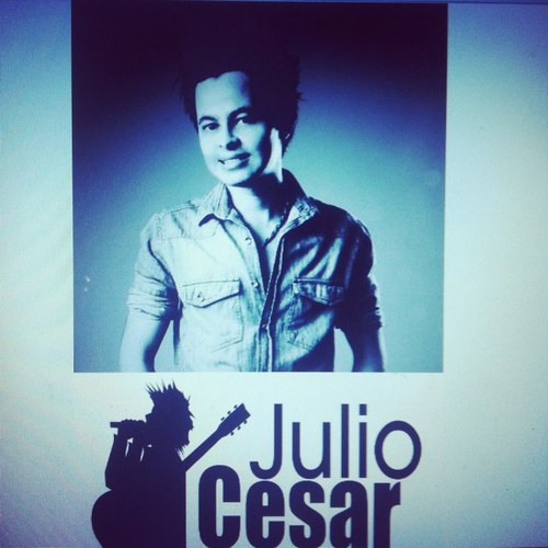 Sou cantor de música sertaneja que gosta do que faz e agradece a DEUS o dom de cantar, e aos fãs a oportunidade de poder está mostrando o meu trabalho #CURTIÇÃO