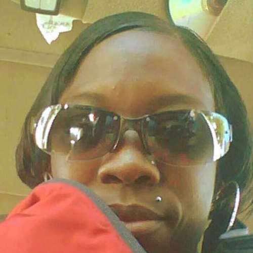 roz817's profile picture. 