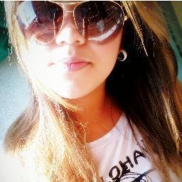 ' Äriana,15 anos,Ama o @Justinbieber,Adora a @Taylorswift13,& se ''espelha'' na @Ddlovato .Apaixonada por Musicas & Livros ∞
