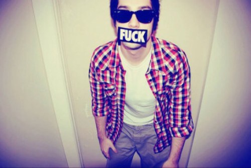 Fracasastecomo's profile picture. ¿una biografia? ¿Para que? Hasta en eso fracasas, yo solo te digo tus verdades dame Follow si no fracasastecomo gente de twitter.