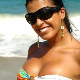 Kick Boxing's lover and personal trainner !! I'm a very tough 6'2 girl .. Could you beat me?. Proud of be lesbian