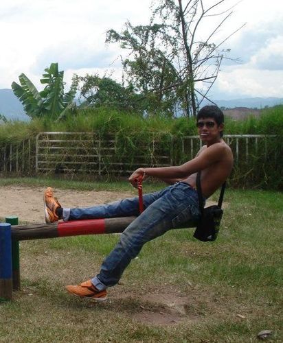 ReyezFernando's profile picture. La vida es dura ;)